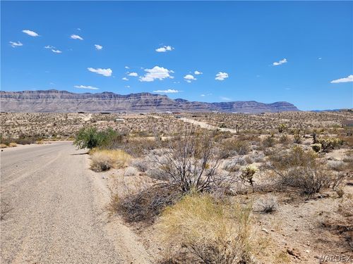720 E Vulcan Dr, Meadview, AZ, 86444 | Card Image