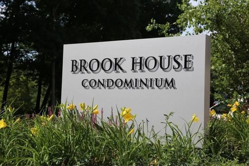 apt-1002-33 Pond Ave, Brookline, MA, 02445-7158 | Card Image