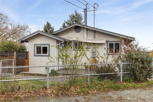 734 Railway Ave, Nanaimo, BC, V9R4L2 | Card Image