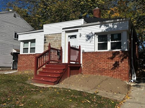 15707 Cloverside Ave, Cleveland, OH, 44128-2105 | Card Image