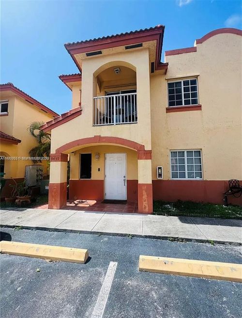 8-9455 Nw 114th Ln, Hialeah Gardens, FL, 33018-4204 | Card Image