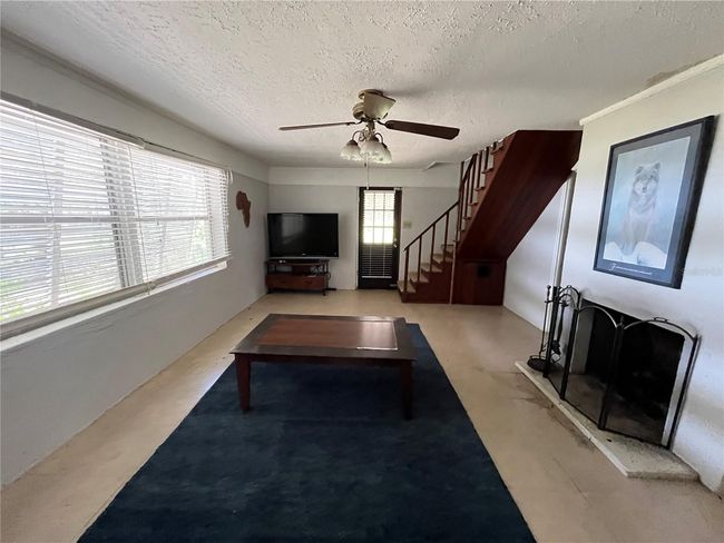 living room | Image 8