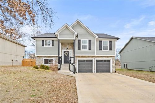 9110 E 51st St, Kansas City, MO, 64133-2180 | Card Image