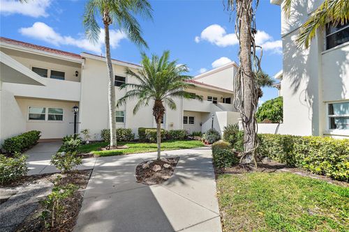 apt-207-758 Village Cir, VENICE, FL, 34292-2221 | Card Image