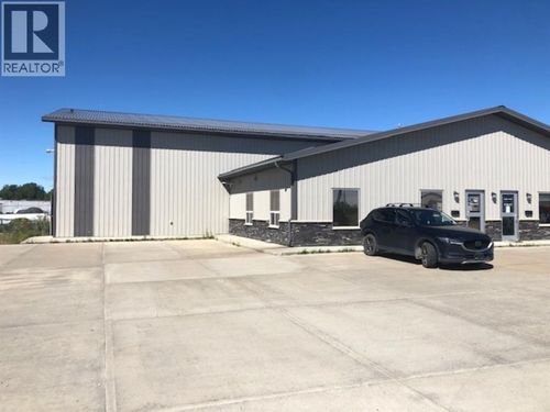 7902 110 St, Grande Prairie, AB, T8W1M3 | Card Image