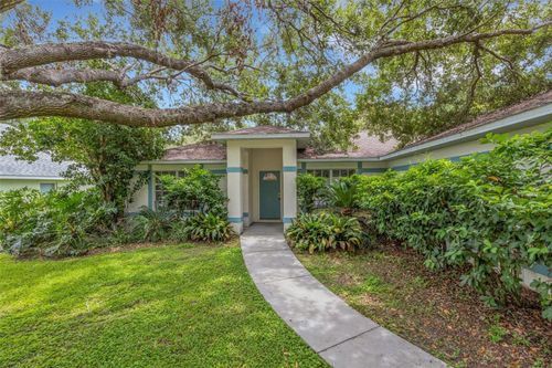 6434 Laurelwood Dr, ZEPHYRHILLS, FL, 33542-4869 | Card Image