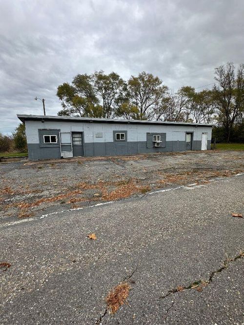 4093 King Dr, Sodus, MI, 49126-8701 | Card Image