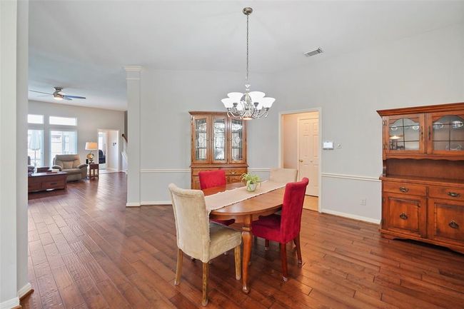 Very large dining room with plenty of room for seating. | Image 10