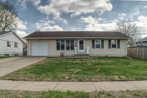 1709 Middle Rd, Camanche, IA, 52730-1035 | Card Image