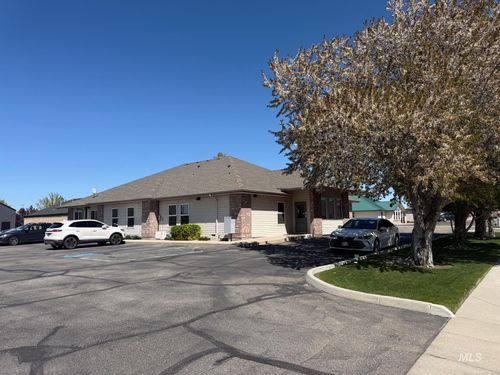 811 Nw 12th St, Fruitland, ID, 83619-2268 | Card Image