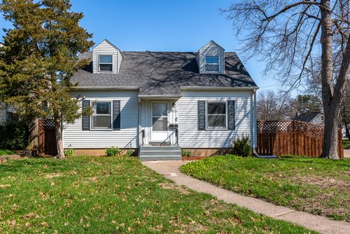 1024 Berg Pl, Davenport, IA, 52804-1827 | Card Image