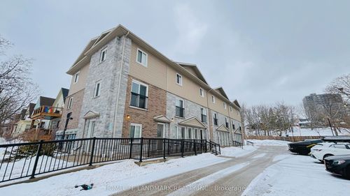 6-122 Courtland Ave E, Kitchener, ON, N2G0B8 | Card Image