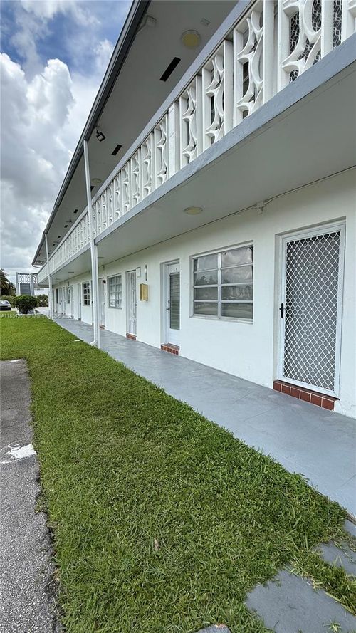 apt-6d-11 Ne 204th St, Miami Gardens, FL, 33179-2309 | Card Image