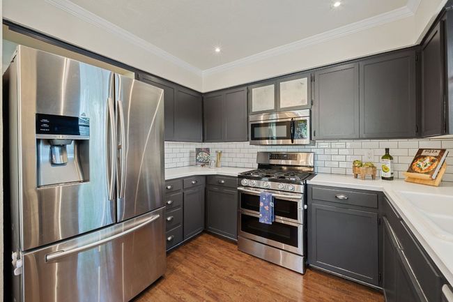 Ample counter space for meal prep! | Image 12