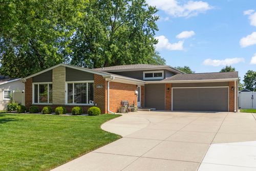 15W621 Diversey Ave, Elmhurst, IL, 60126-1257 | Card Image