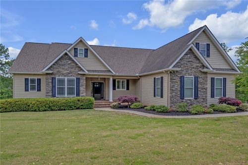 137 Crawford Lake Dr, Easley, SC, 29642-7886 | Card Image