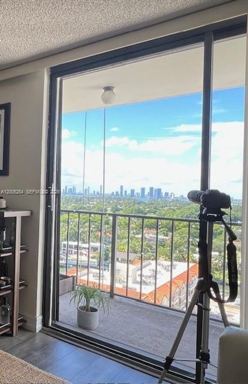 1508-2625 Collins Ave, Miami Beach, FL, 33140-4750 | Card Image