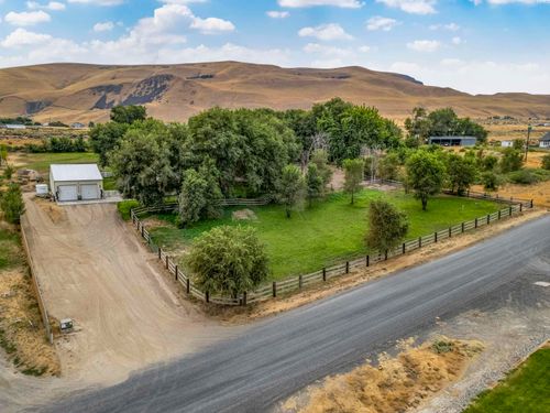 13005 W 344 Pr Nw, Benton City, WA, 99320-6549 | Card Image
