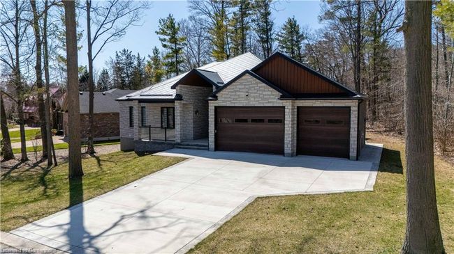 10175 Merrywood Dr, House other with 5 bedrooms, 4 bathrooms and 10 parking in Grand Bend ON | Image 4