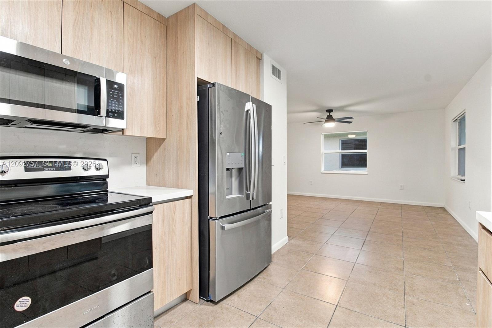 Residential Lease in Oakland Park 5