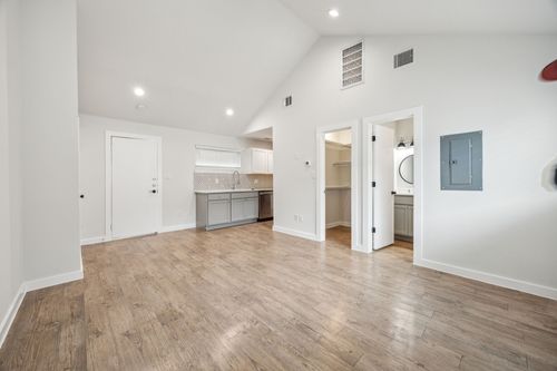 108-5018 San Jacinto St, Dallas, TX, 75206-7716 | Card Image