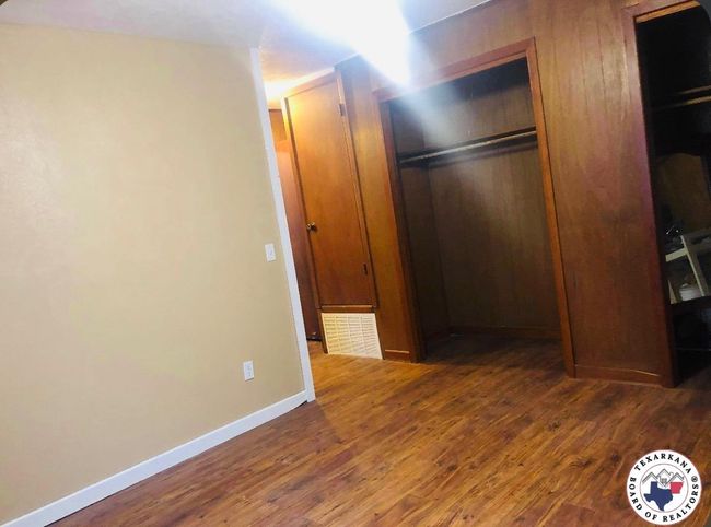 302 W Runnels St, House other with 3 bedrooms, 2 bathrooms and null parking in New Boston TX | Image 11