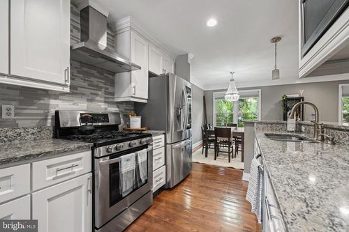 7460 Fountain Head Dr, ANNANDALE, VA, 22003-5713 | Card Image