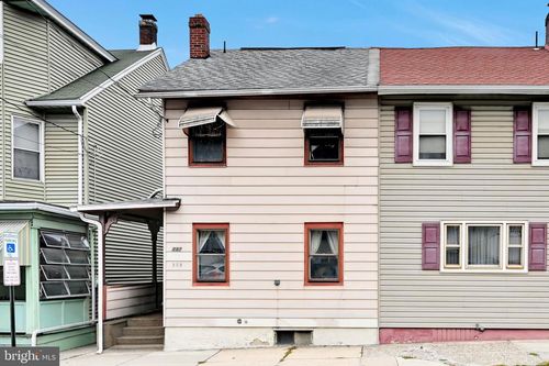247 E Bertsch St, LANSFORD, PA, 18232-2106 | Card Image