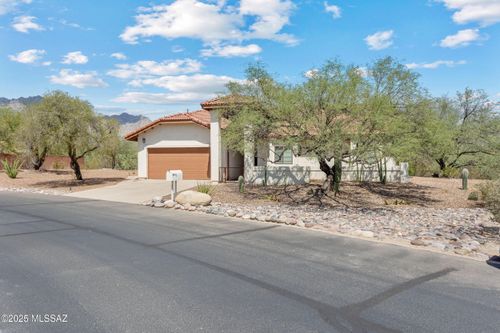 8121 E Coronado Rd, Tucson, AZ, 85750-9626 | Card Image