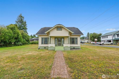 802 May St, Raymond, WA, 98577-3710 | Card Image