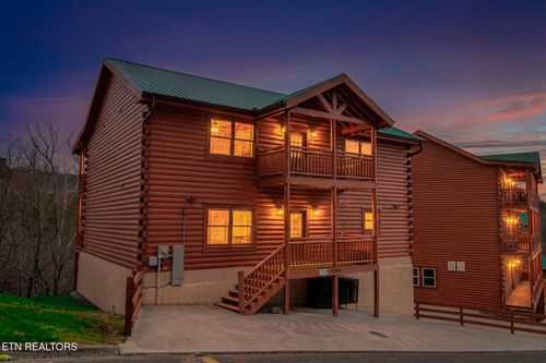 2324 Boulder Way, Sevierville, TN, 37862-7911 | Card Image