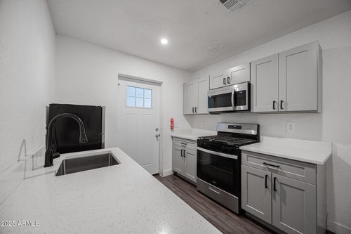 3-2802 N 36th St, Phoenix, AZ, 85008-1303 | Card Image