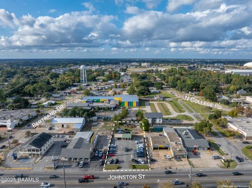 2806 Johnston St, Lafayette, LA, 70503-3244 | Card Image