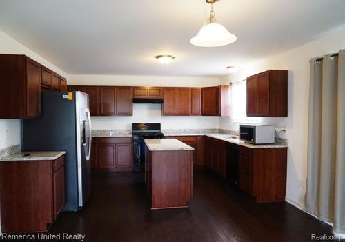 4287 Cloverlane Dr, Ypsilanti, MI, 48197-5055 | Card Image