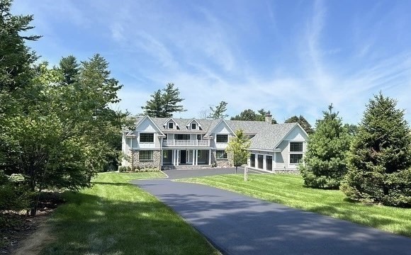 Love Ln, Weston, MA 02493