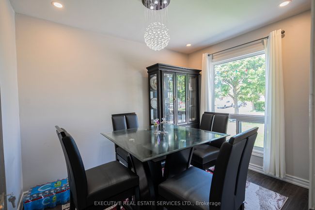 4 Simmons Blvd, House other with 5 bedrooms, 4 bathrooms and 3 parking in Brampton ON | Image 7