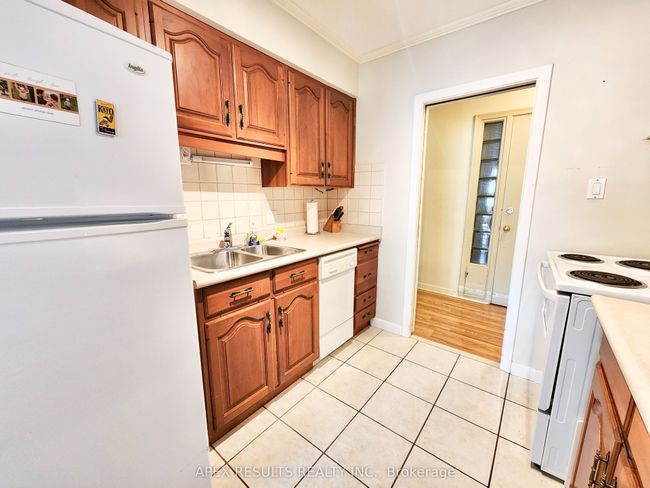 204 - 38 Charlton Ave W, Condo with 2 bedrooms, 2 bathrooms and null parking in Hamilton ON | Image 7