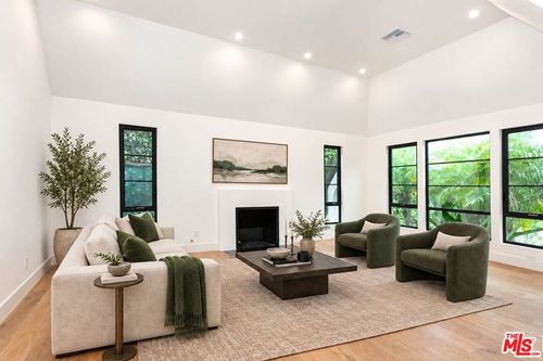 132 N Kilkea Dr, Los Angeles, CA, 90048-3524 | Card Image