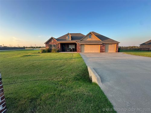 5925 E 145th St N, Collinsville, OK, 74021-7431 | Card Image