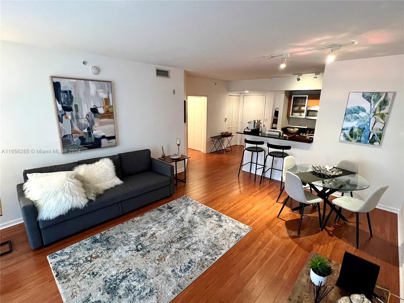 319 2775 Ne 187th St, For Rent in Aventura Zoocasa