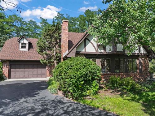 4511 Hanover Dr, Crystal Lake, IL, 60012-1869 | Card Image