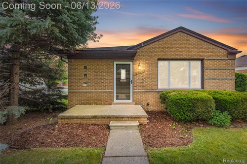 8758 Huron St, Taylor, MI, 48180-2951 | Card Image