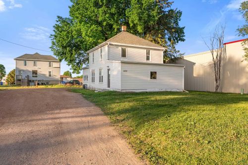 1203 E Cherry St, Vermillion, SD, 57069-2617 | Card Image