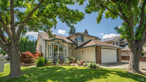 712 Raven Dr, Vacaville, CA, 95687-7257 | Card Image
