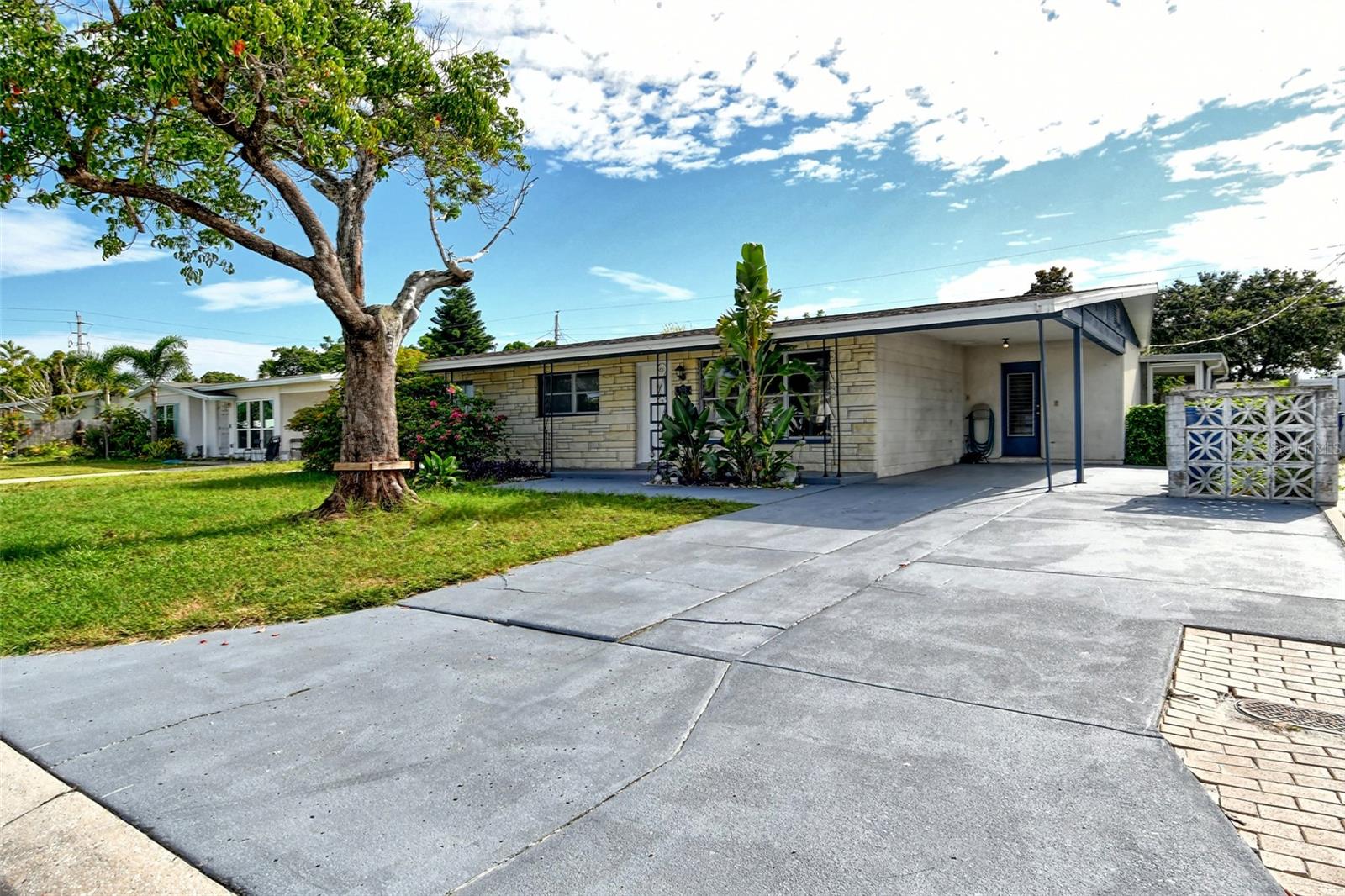 Washington Pl, Bradenton, FL 34207