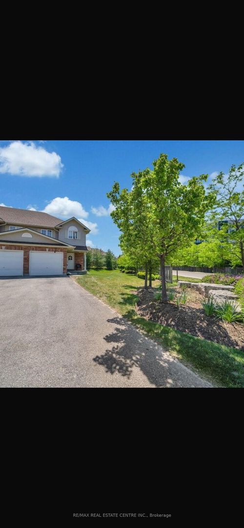 30 Fallowfield Dr, Kitchener, ON, N2C0A8 | Card Image