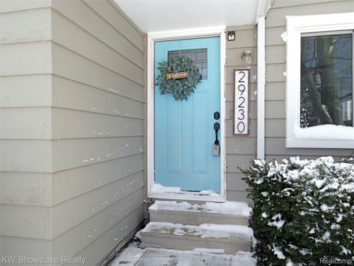 29230 Greening St, Farmington Hills, MI, 48334-2944 | Card Image
