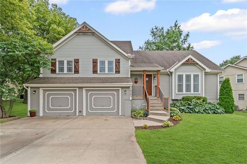 10505 97th Ter, Kansas City, MO, 64157-1056 | Card Image