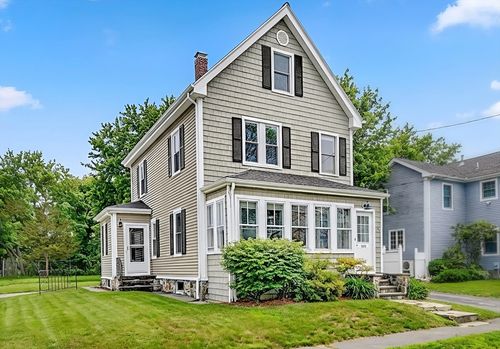 40 Pickering St, Winchester, MA, 01890-1516 | Card Image