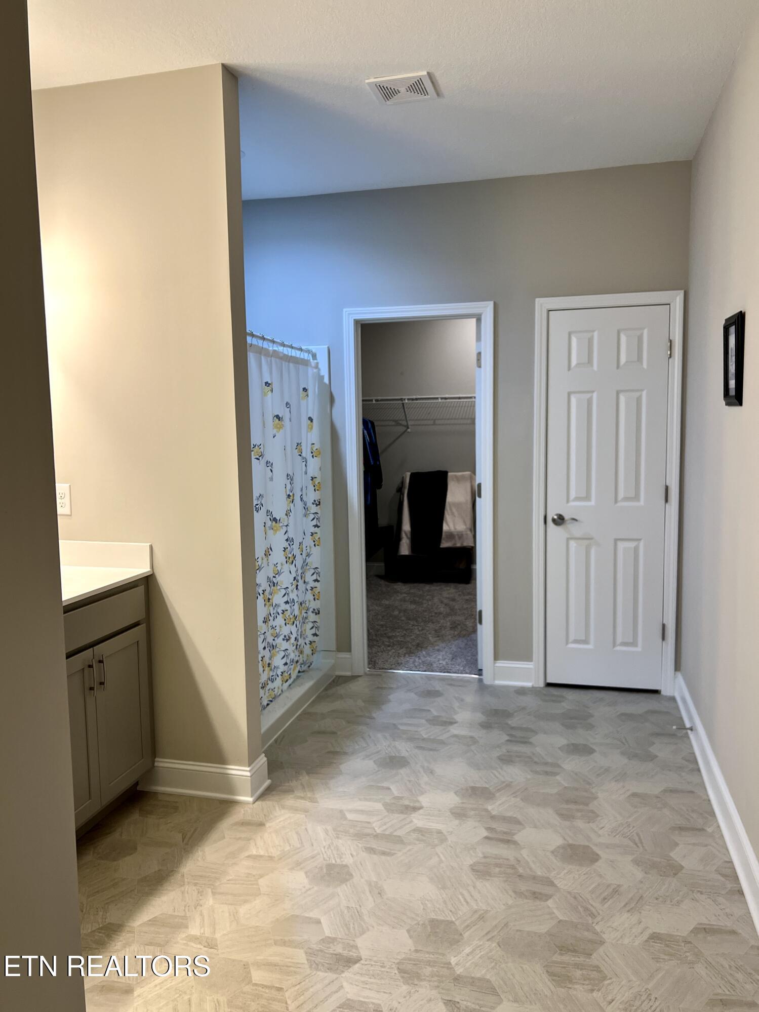 Residential in Oak Ridge 5